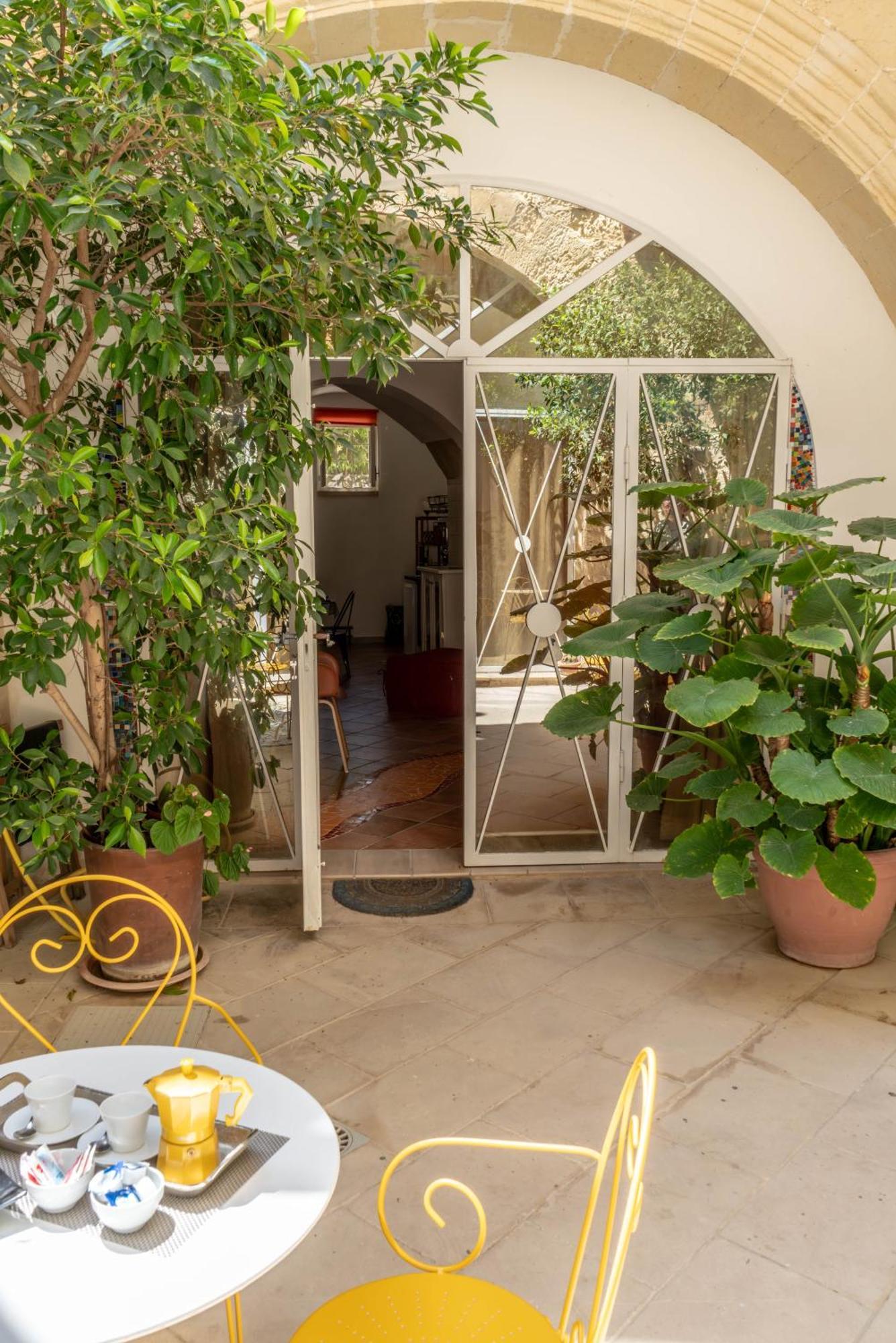 B&B Corte Dei Memoli Di Margiotta Giuseppina Lecce Extérieur photo