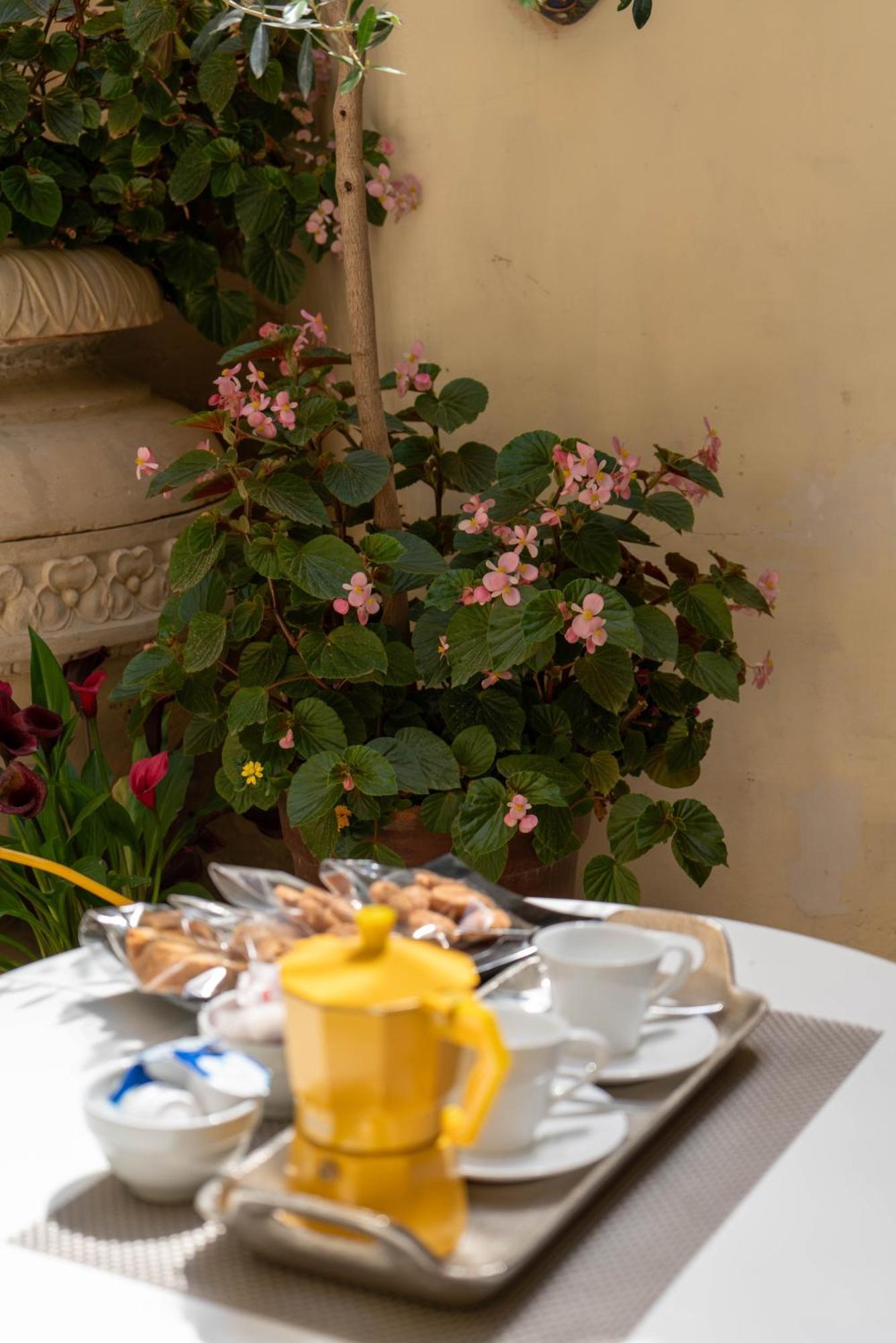 B&B Corte Dei Memoli Di Margiotta Giuseppina Lecce Extérieur photo