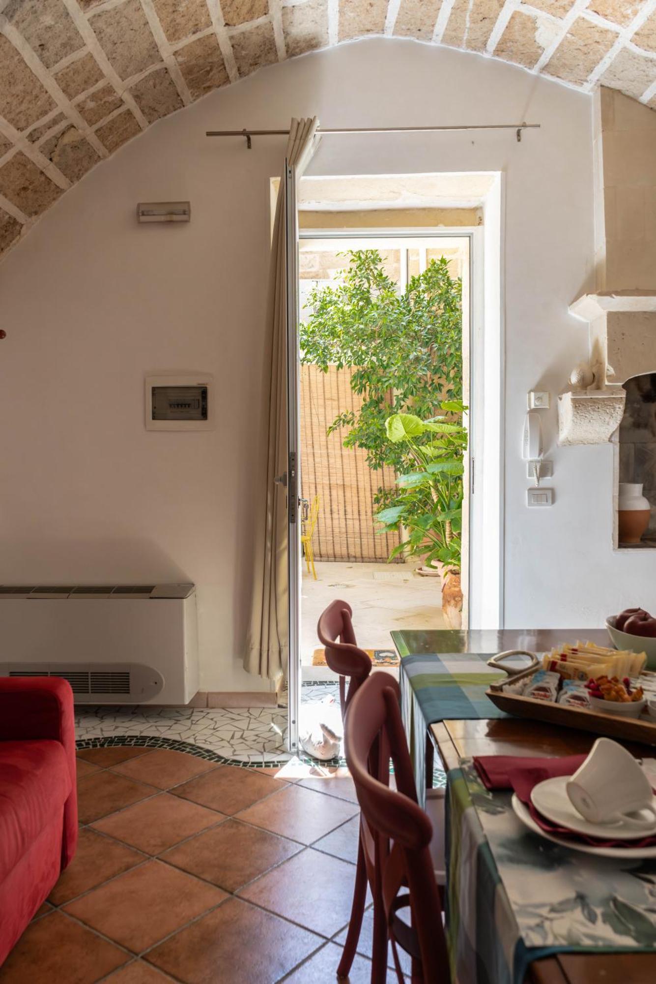 B&B Corte Dei Memoli Di Margiotta Giuseppina Lecce Extérieur photo
