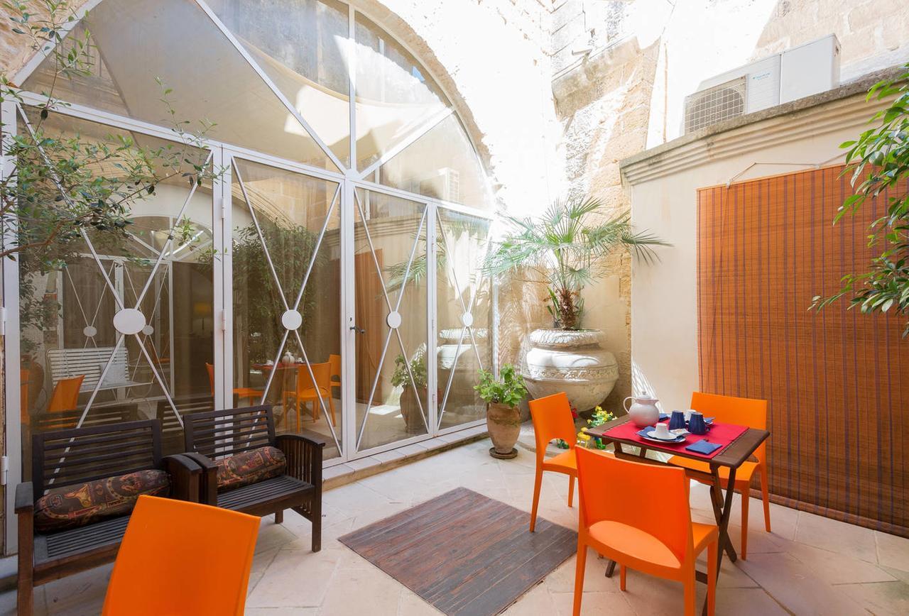 B&B Corte Dei Memoli Di Margiotta Giuseppina Lecce Extérieur photo