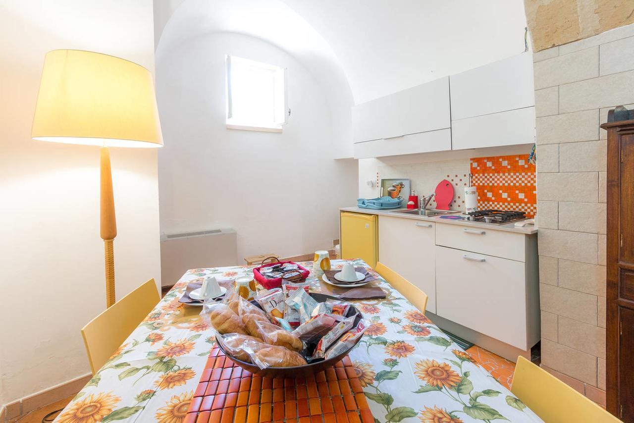 B&B Corte Dei Memoli Di Margiotta Giuseppina Lecce Extérieur photo